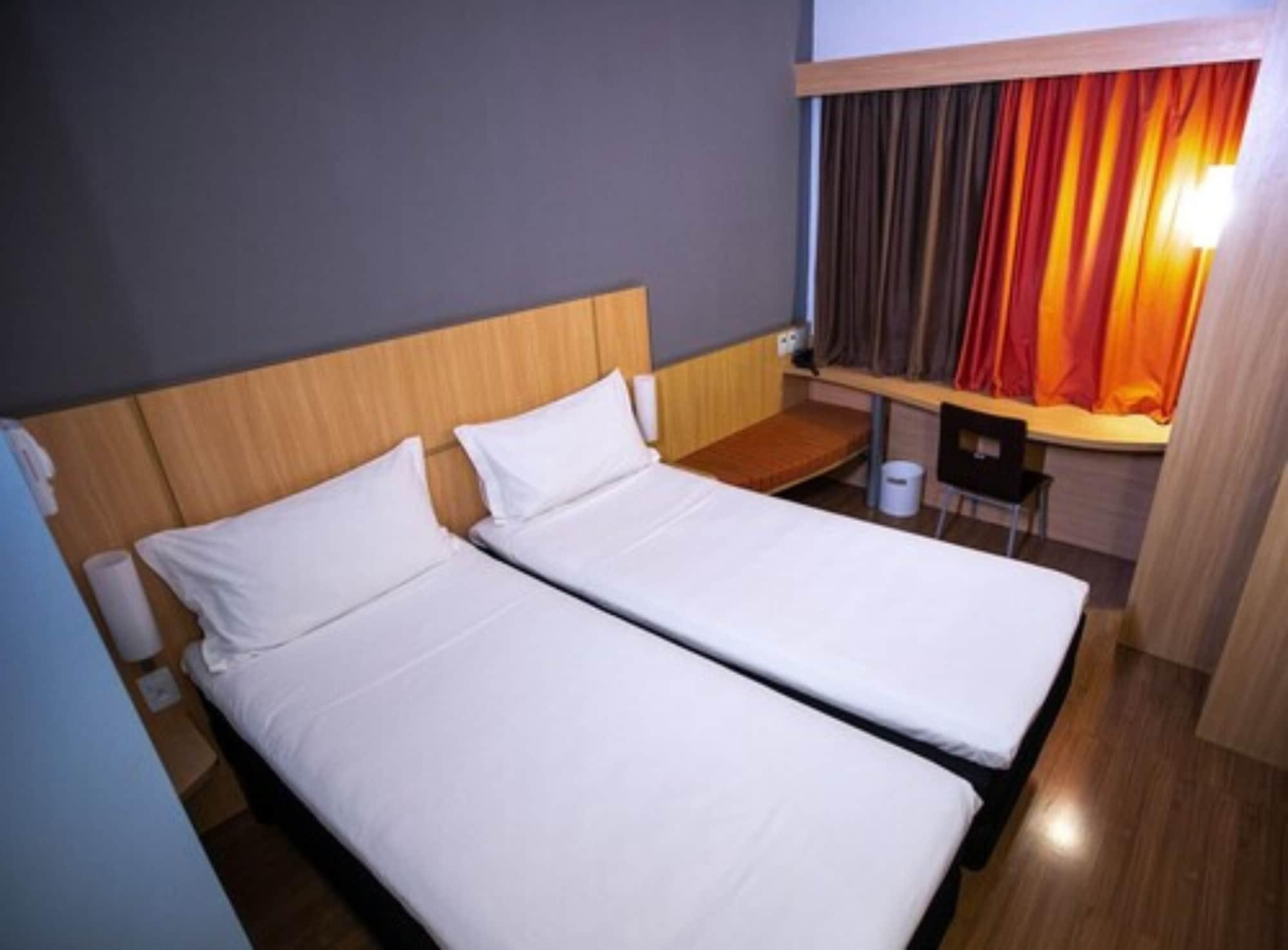 Отель Ibis Петролина Экстерьер фото
